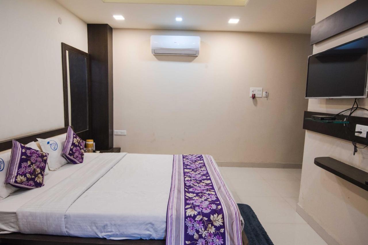 Hotel Mayur Palace Bhopal Bagian luar foto